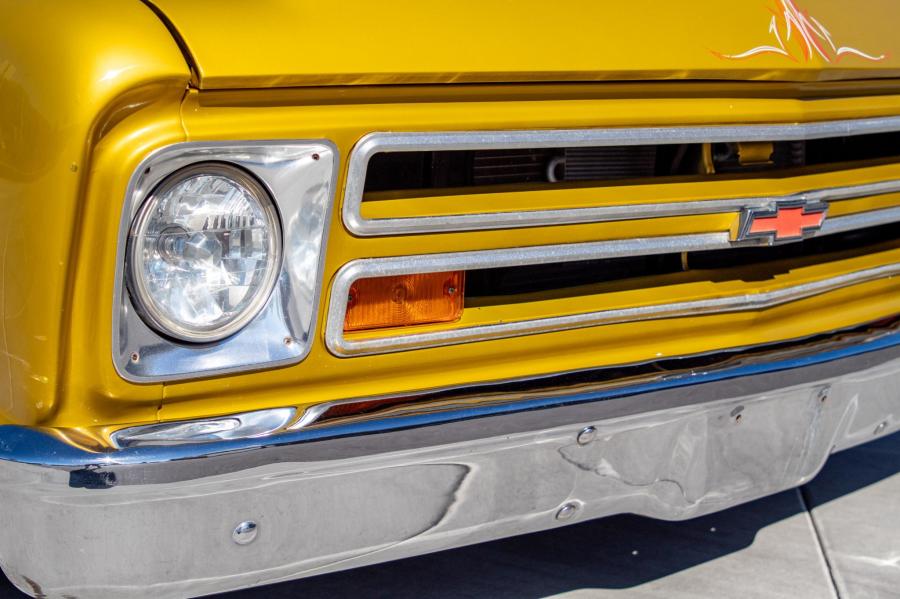Детали экстерьера Chevrolet C10 Custom 1967 года  (фото 28 из 145)
